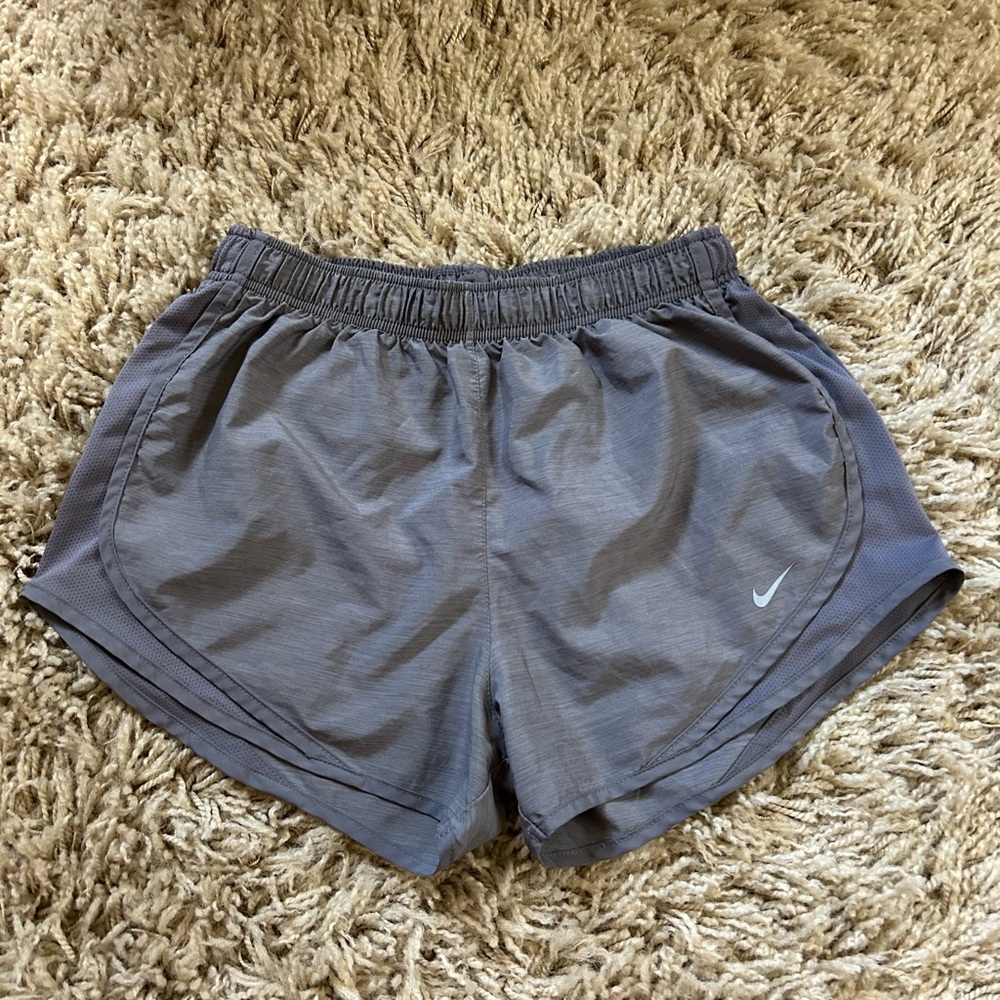 Nike Gray Athletic Shorts Lightweight Moisture-Wicking Design